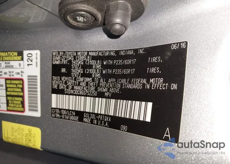 2016 Toyota Sienna Xle 8 Passenger z USA, uszkodzony, nr VIN 5TDYK3DC8GS752250